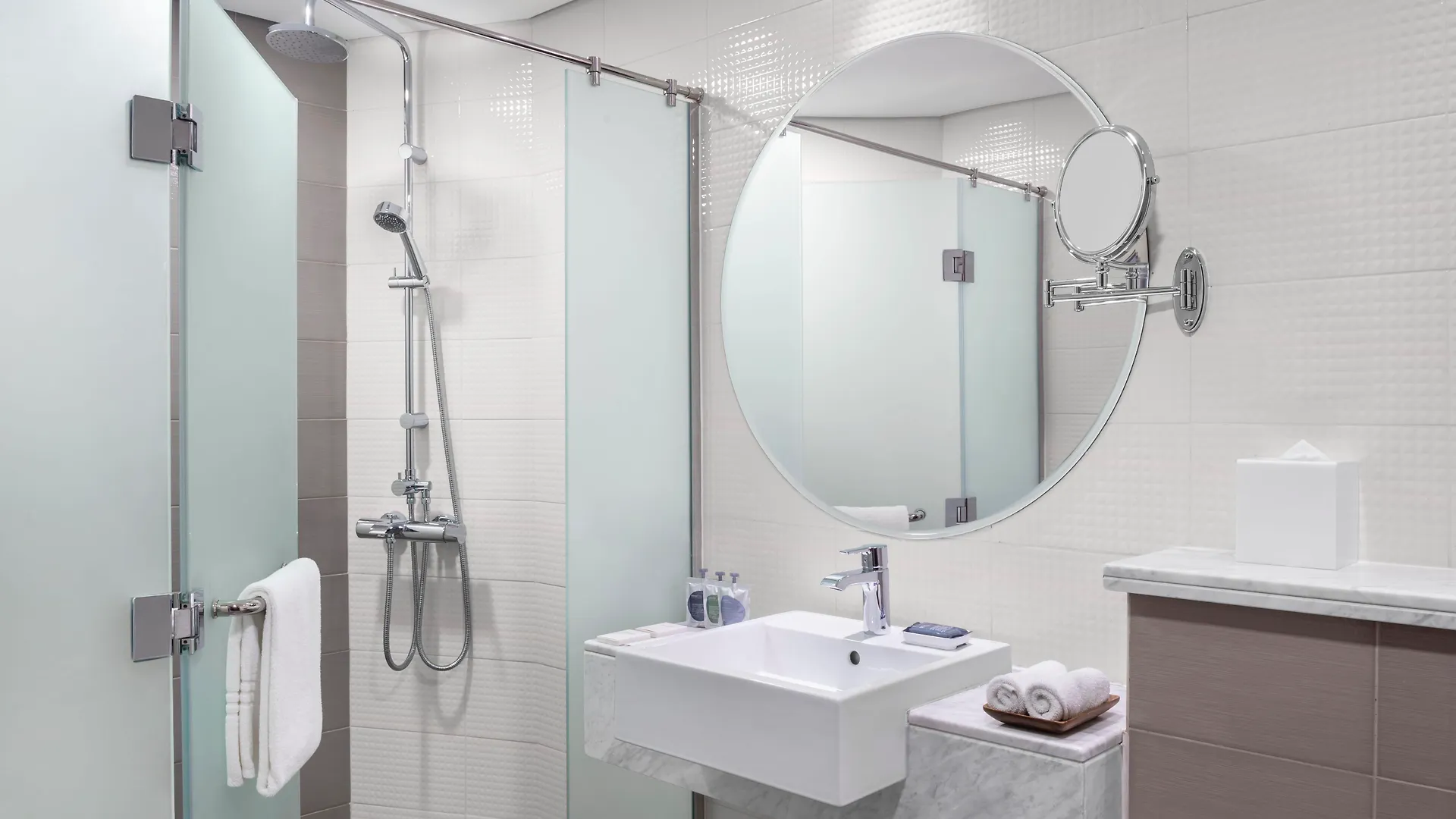 Leva Hotel Mazaya Centre Dubai